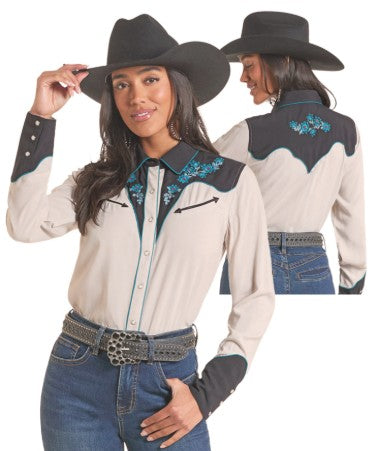 Top Women's SZN-OCT26 (LWN2S09667) - Panhandle Slim Long Sleeve Floral Embroidery