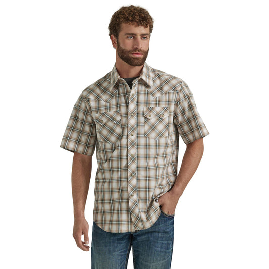 Top Men's SZN (112346241) - Wrangler Retro® Short Sleeve Shirt - Modern Fit - Brown