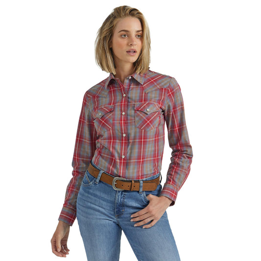 Top Women's SZN (112352961) - Wrangler® Essential Woven Shirt - Red