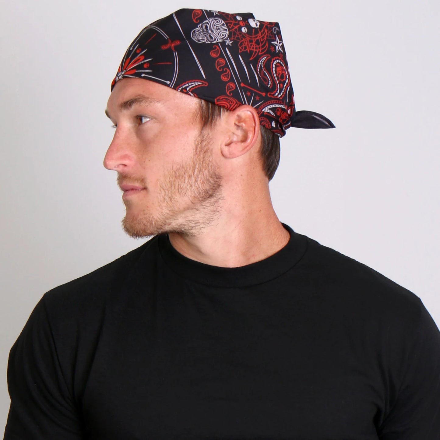 Bandana (BAB1070) - Hot Leathers Red Paisley Skulls