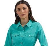 Top Women's (112358060) - Wrangler Retro® Long Sleeve Solid Shirt - Bright Aqua