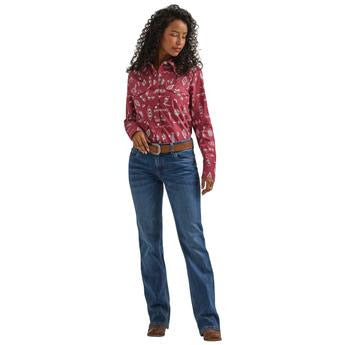 Top Women's SZN (112344638) - Wrangler® Essential Woven Shirt Red Print
